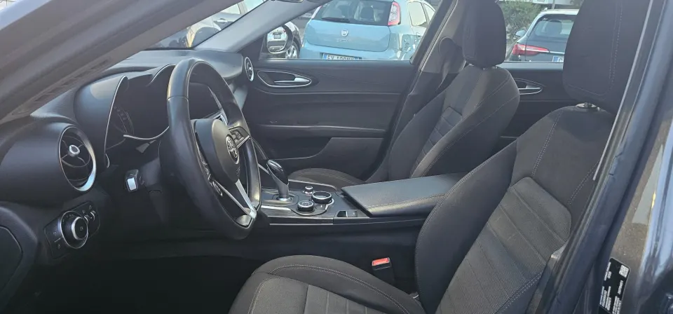 Alfa Romeo Giulia — foto 10