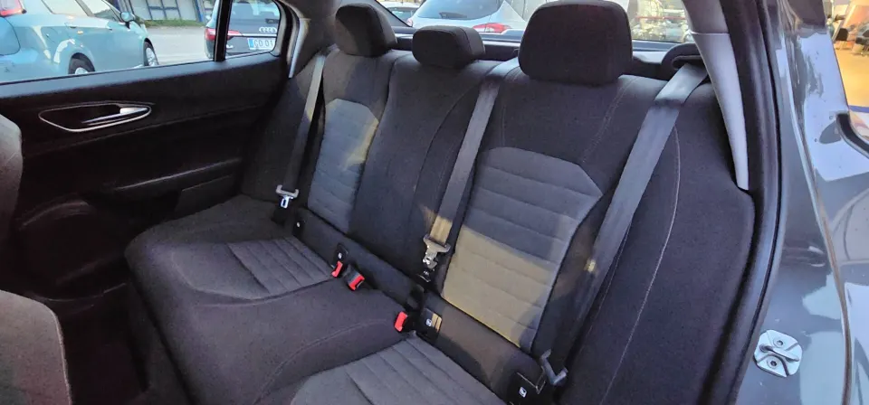Alfa Romeo Giulia — foto 13